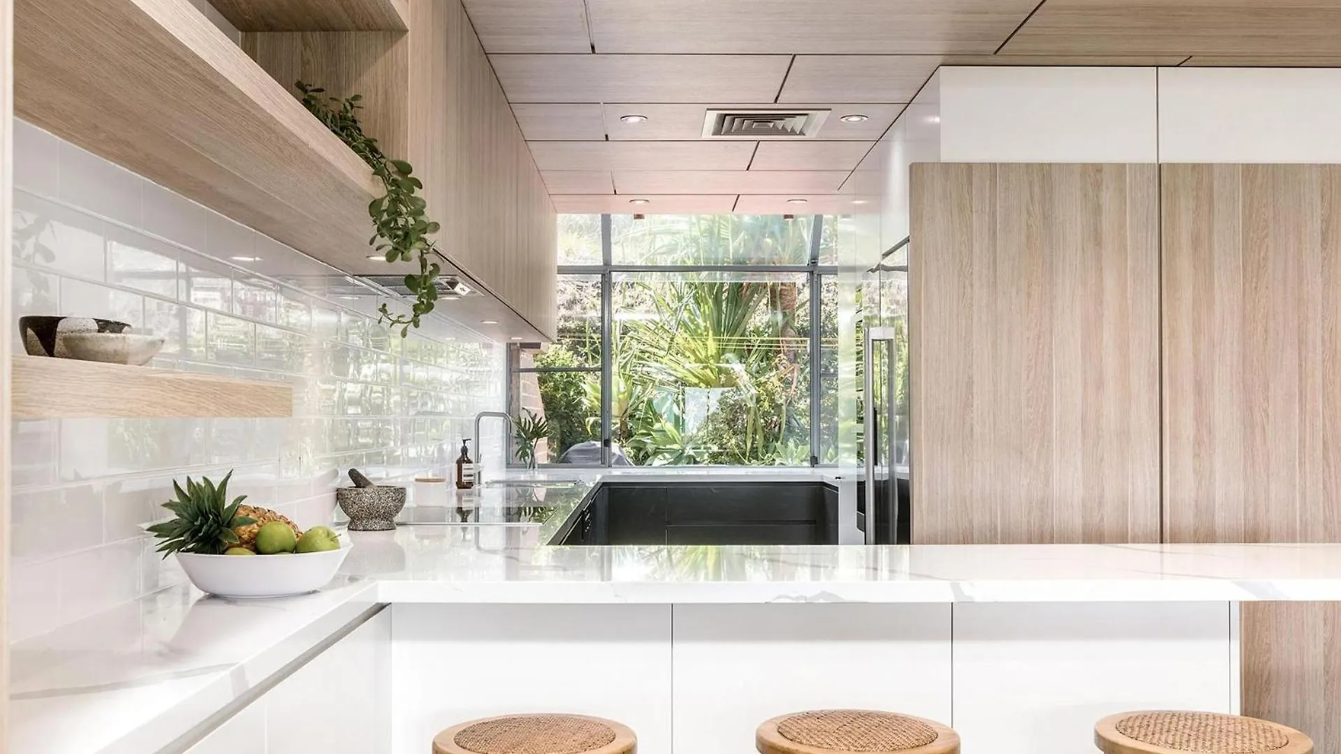 A Perfect Stay - 11 James Cook Apartments Byron Bay