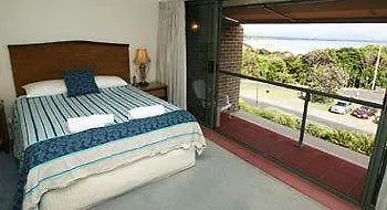A Perfect Stay - 11 James Cook Apartments  Byron Bay